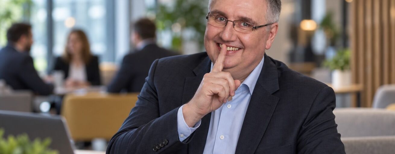 Episodenbild der Podcast-Folge „Informationssicherheit beginnt manchmal mit Schweigen“.